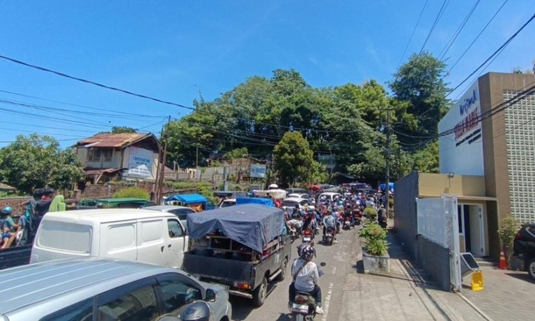 Kemacetan di Palabuhanratu Viral di Media Sosial, Wisatawan Terjebak Berjam-jam