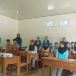 Mahasiswa Bekali Siswa MTSs Al-Karomah Keterampilan Microsoft Excel