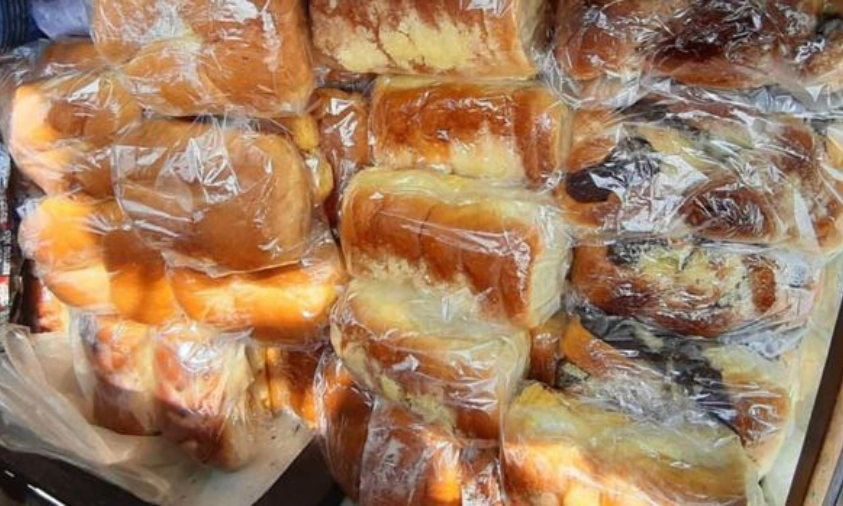 Roti Priangan d/h Oey Tjiang Lie, roti legendaris khas Sukabumi.
