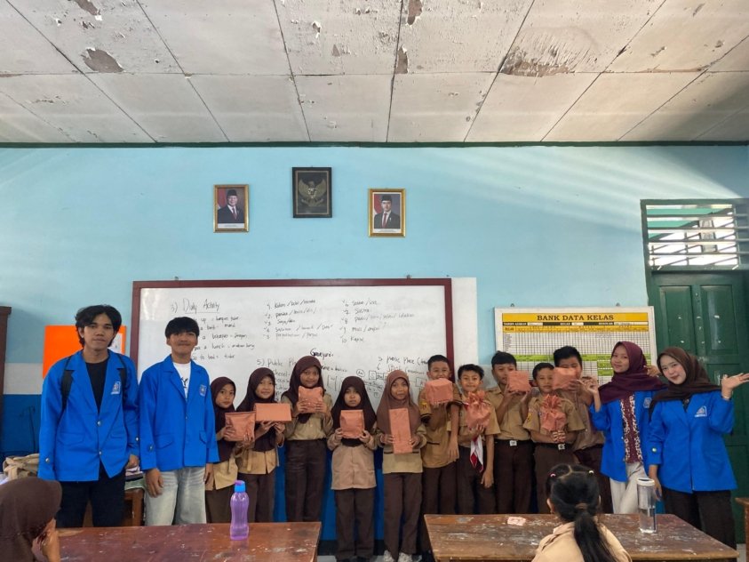 Mahasiswa Gelar Edukasi Pentingnya Al-Qur’an bagi Kehidupan di SDN 1 Sriwidari