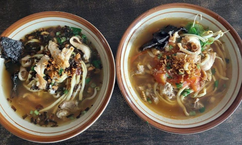 Soto Mie dan Mie Kocok Mang Ece Odeon di Sukabumi