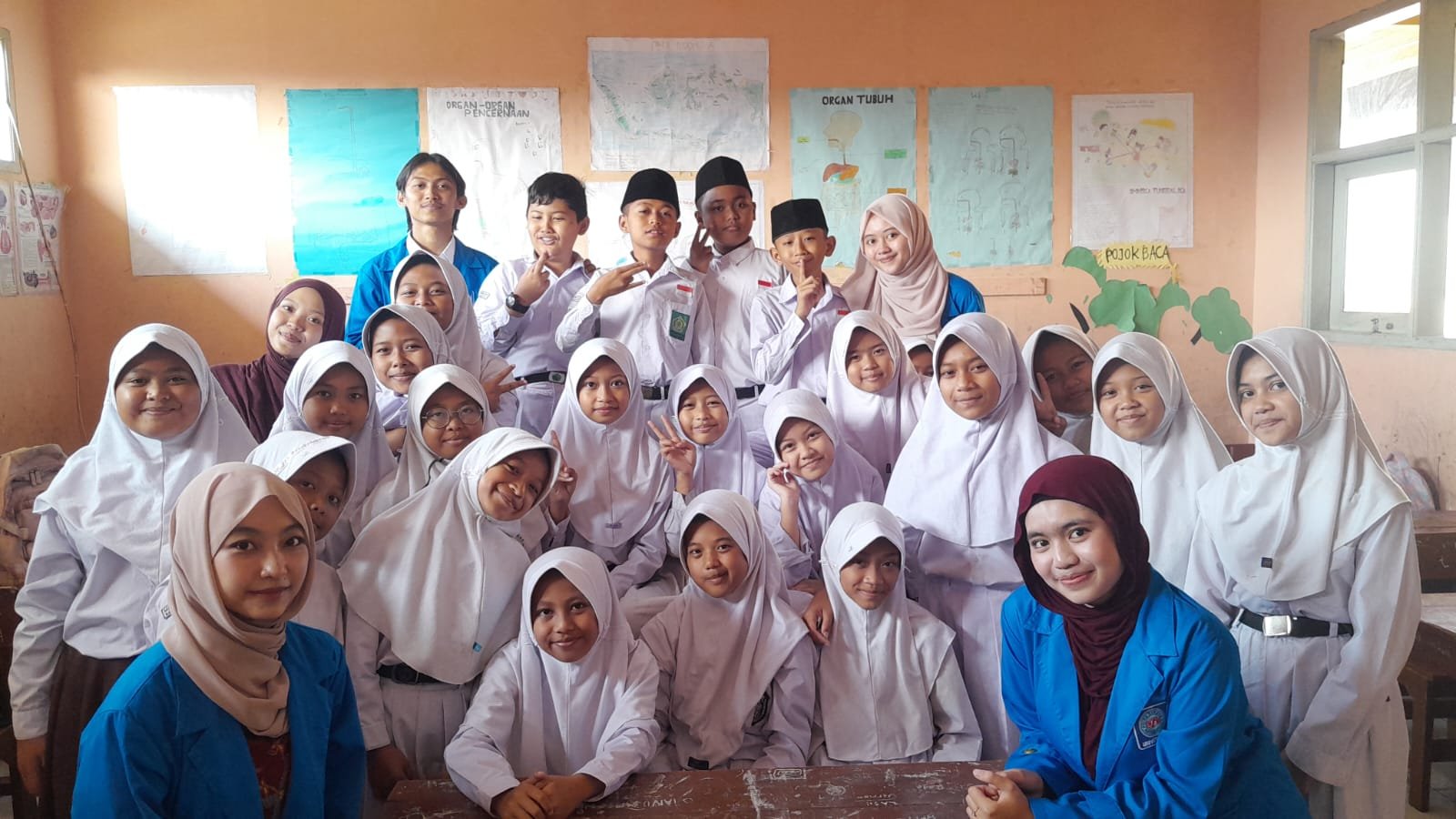 Mahasiswa UBSI Kenalkan Kontribusi Islam dalam Ilmu Pengetahuan dan Kehidupan Sosial di MI Rambay