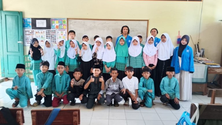 Membangun Karakter Generasi Muda, Mahasiswa  UBSI Sukses Selenggarakan Pengabdian  Masyarakat Berbasis Nilai Islam di Kebonpedes