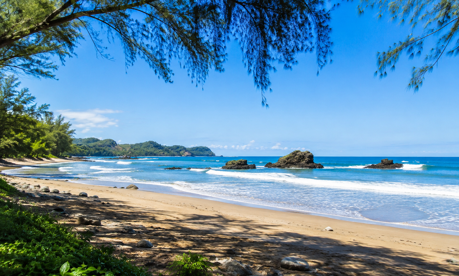 Pantai Cibuaya Sukabumi Sajikan Panorama Laut yang Memukau