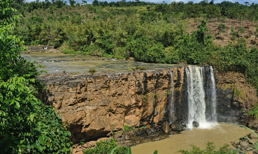 Curug Awang air terjun megah di Geopark Ciletuh Sukabumi