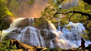 Curug Cikanteh Sukabumi Hadirkan Pesona Alam Memukau
