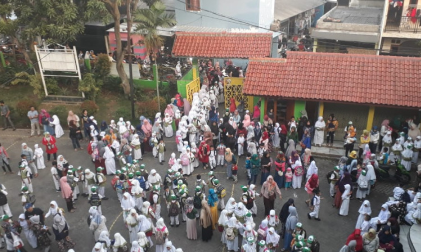 Hari Pertama Masuk Sekolah, Jutaan Siswa Awali Tahun Ajaran Baru 2026/2027