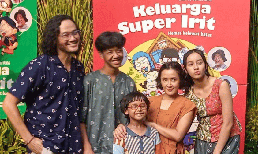 Keluarga Super Irit Tayang di Netflix, Film Komedi Keluarga Penuh Makna